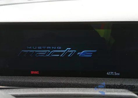 2025 Ford Mustang Mach-E Premium z USA, uszkodzony, nr VIN 3FMTK3R75SMA27103